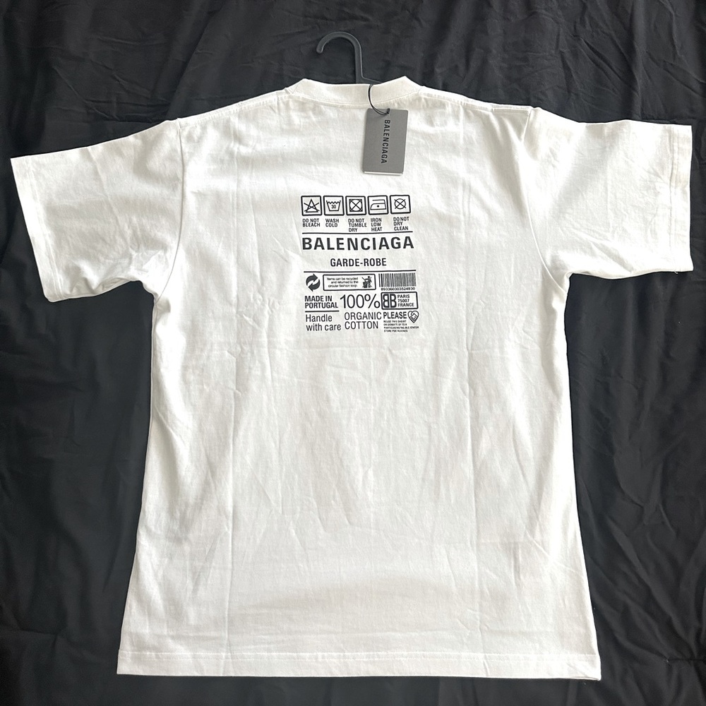 Brand new balenciaga t-shirt COLOR- white SIZE-m(fits like a L)